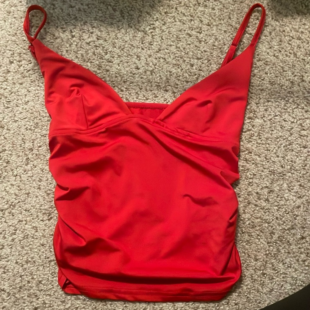 Red tank top.